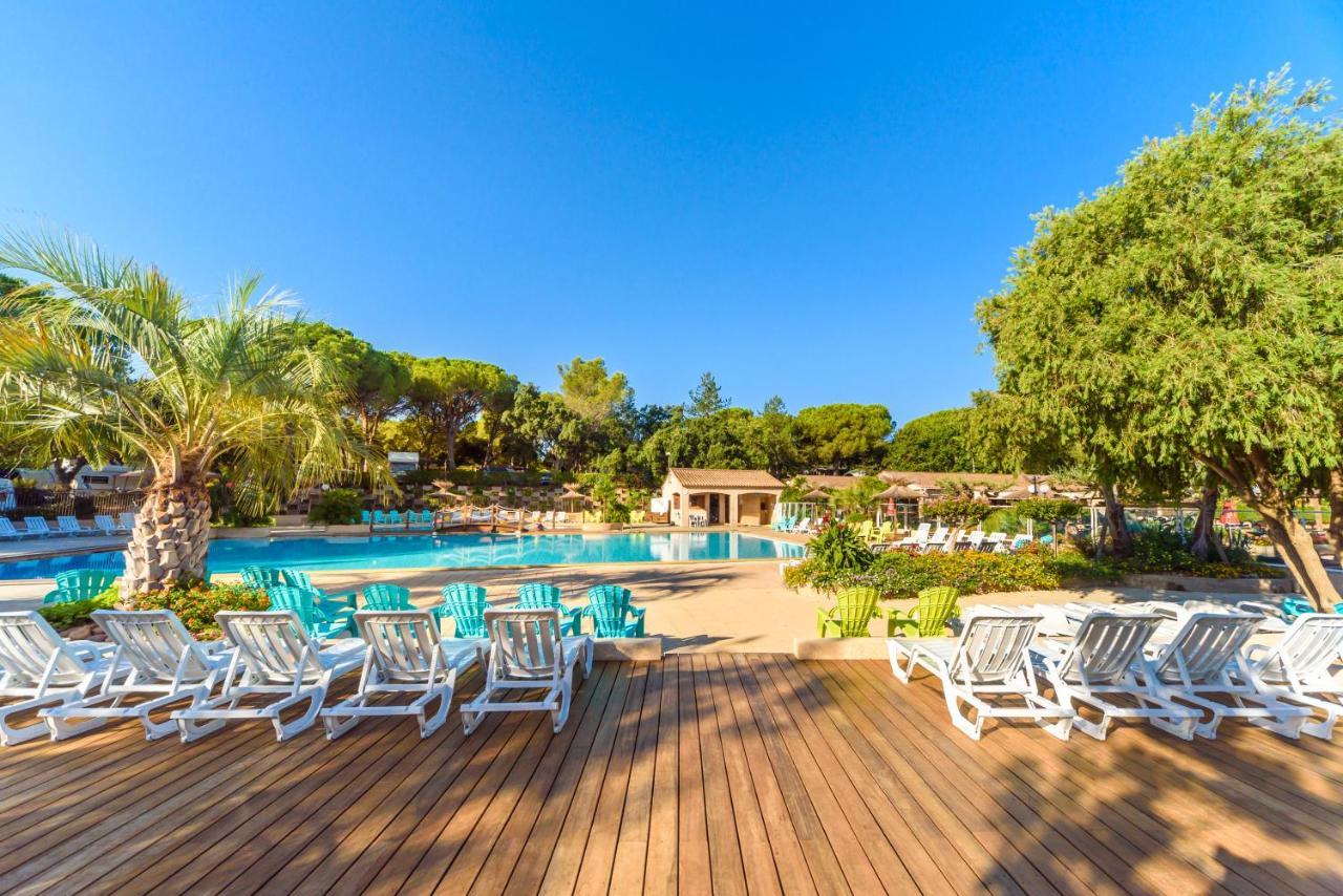 Chalets Met Buitenkeuken Op Camping Lei Suves - Joycasa Roquebrune-sur Argens Dış mekan fotoğraf