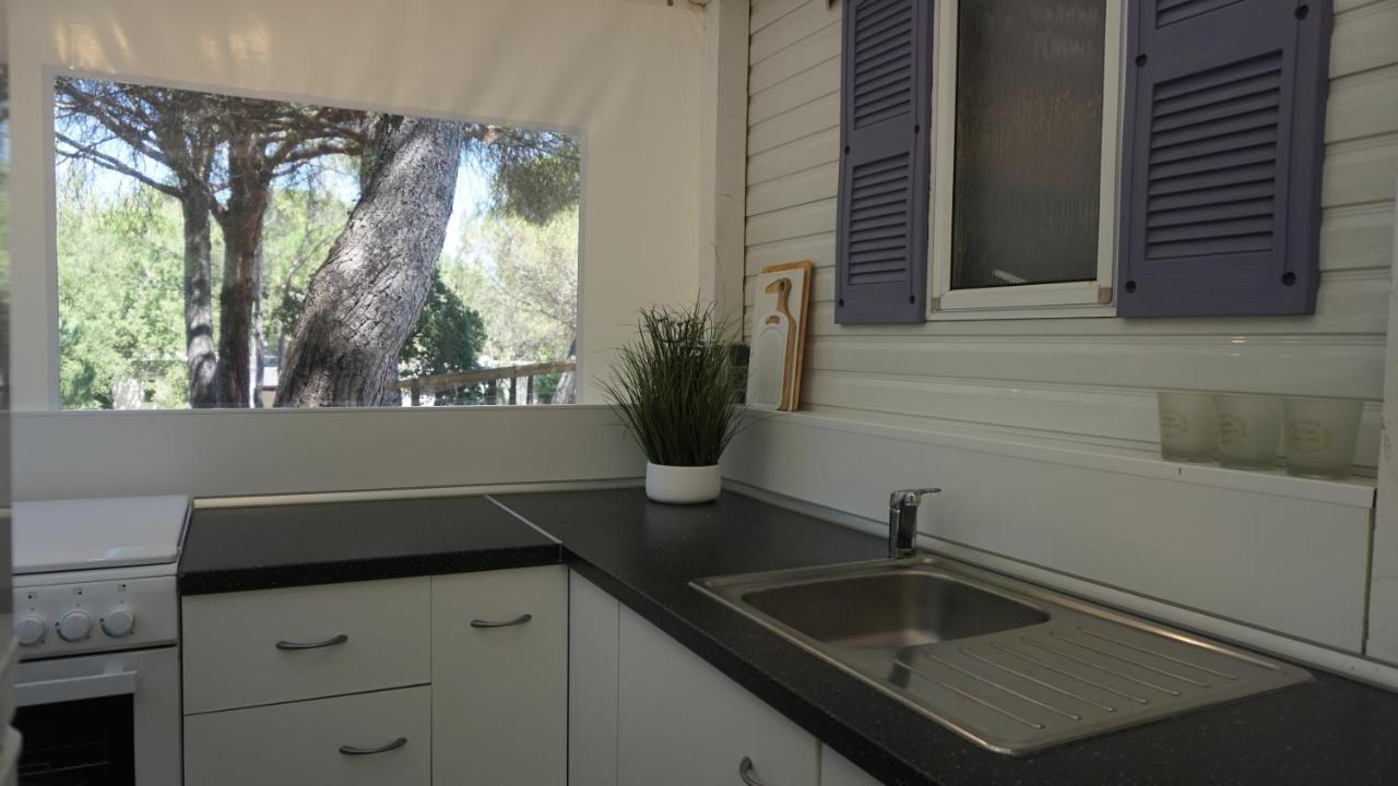 Chalets Met Buitenkeuken Op Camping Lei Suves - Joycasa Roquebrune-sur Argens Dış mekan fotoğraf