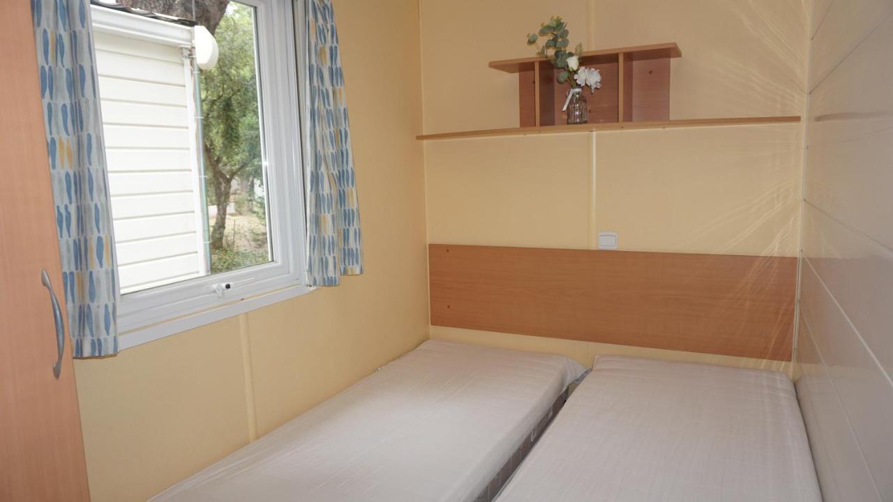 Chalets Met Buitenkeuken Op Camping Lei Suves - Joycasa Roquebrune-sur Argens Dış mekan fotoğraf