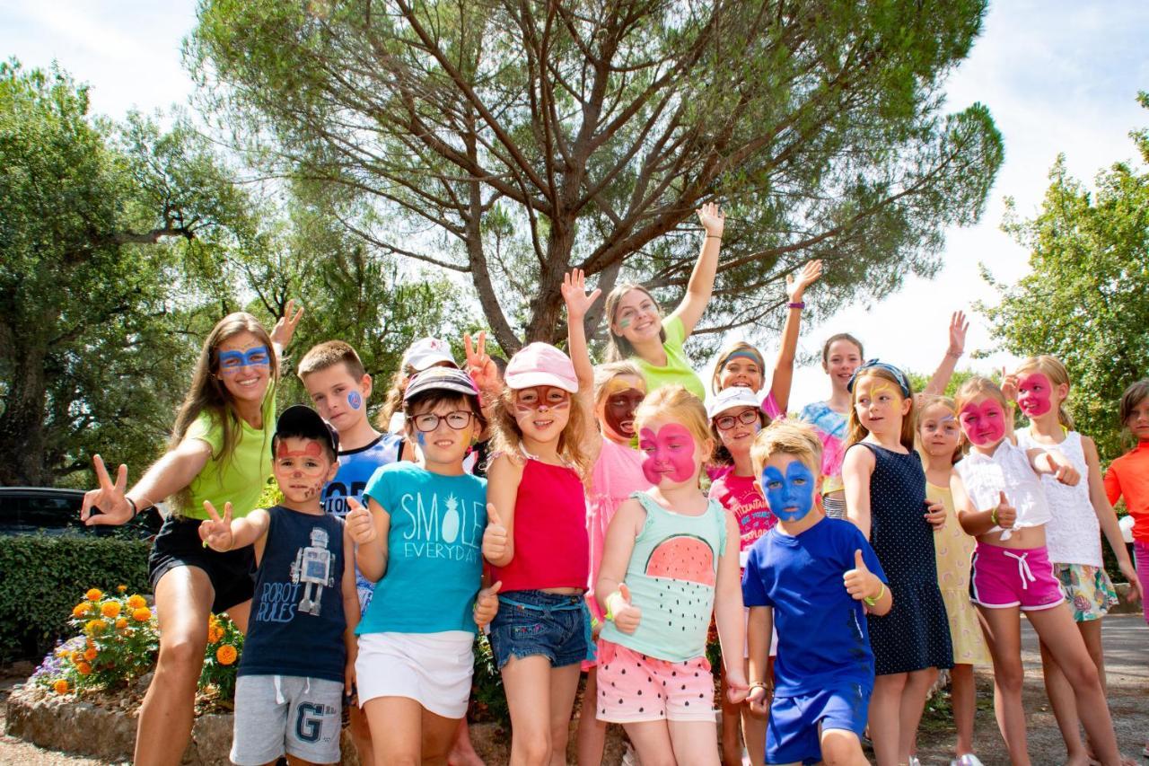 Chalets Met Buitenkeuken Op Camping Lei Suves - Joycasa Roquebrune-sur Argens Dış mekan fotoğraf