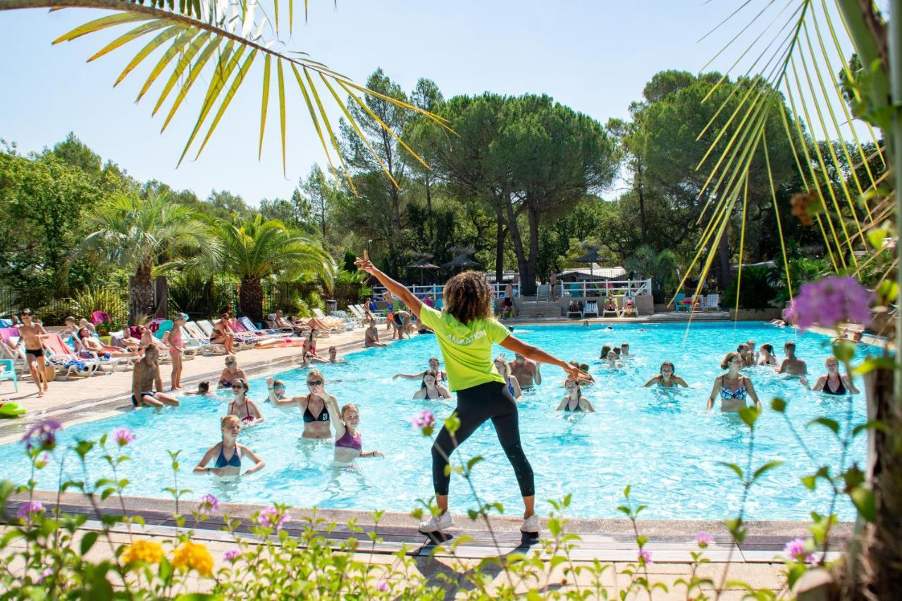 Chalets Met Buitenkeuken Op Camping Lei Suves - Joycasa Roquebrune-sur Argens Dış mekan fotoğraf