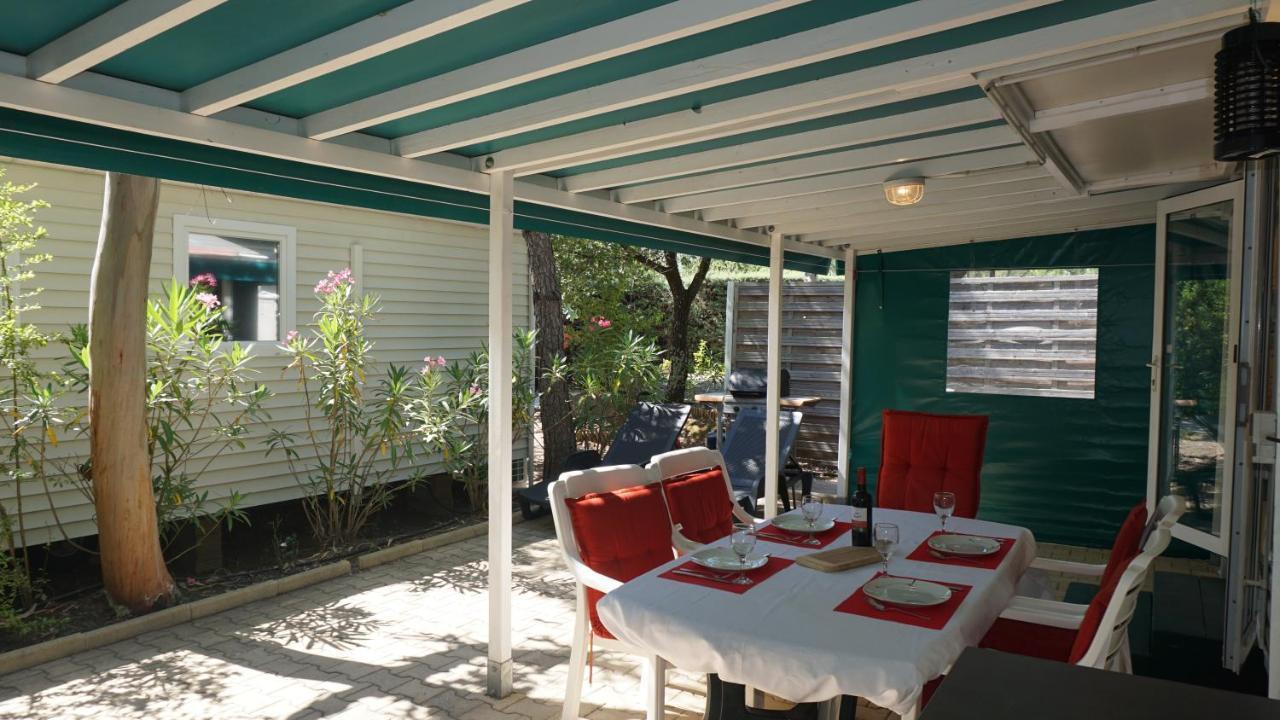 Chalets Met Buitenkeuken Op Camping Lei Suves - Joycasa Roquebrune-sur Argens Dış mekan fotoğraf