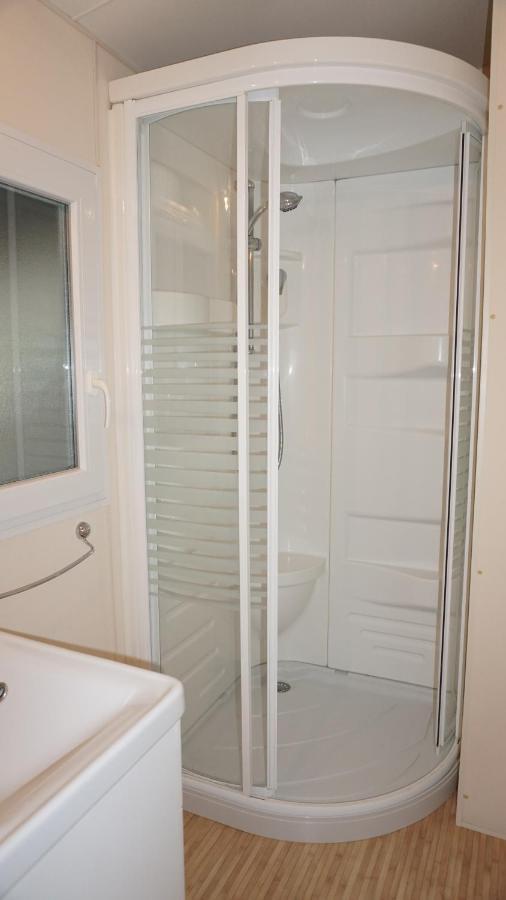 Chalets Met Buitenkeuken Op Camping Lei Suves - Joycasa Roquebrune-sur Argens Dış mekan fotoğraf