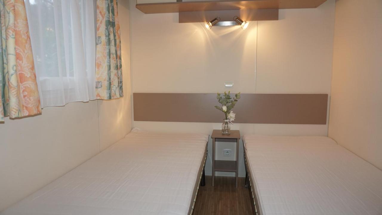 Chalets Met Buitenkeuken Op Camping Lei Suves - Joycasa Roquebrune-sur Argens Dış mekan fotoğraf