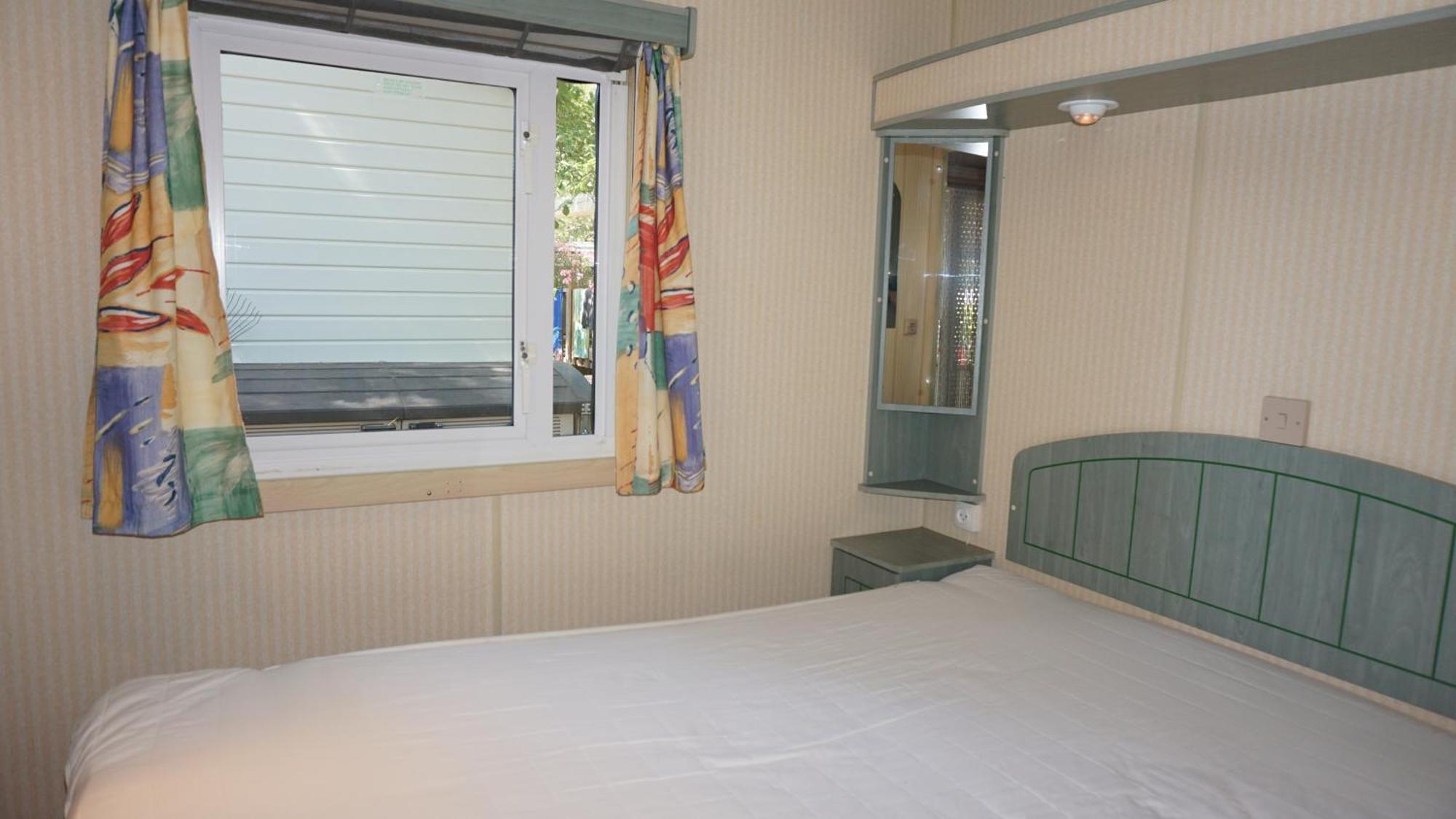Chalets Met Buitenkeuken Op Camping Lei Suves - Joycasa Roquebrune-sur Argens Oda fotoğraf